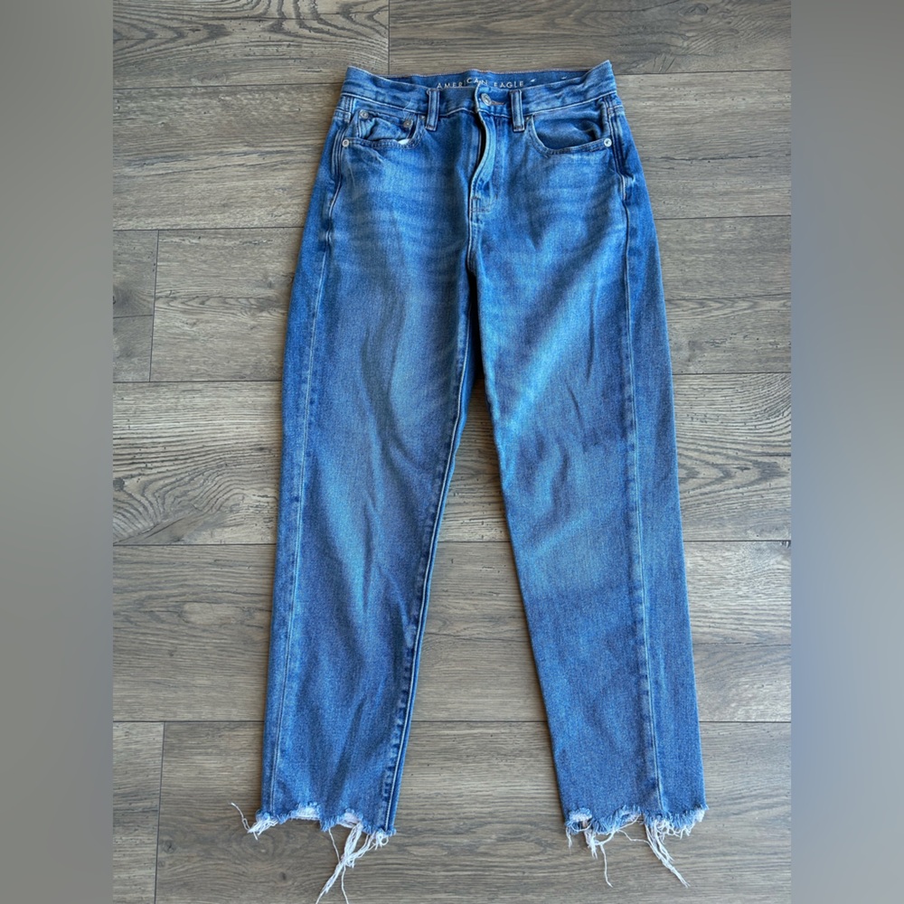 🦅 AE Mom Jeans